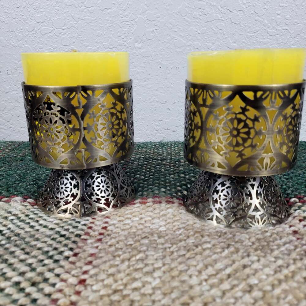 Bath & Body Works Gold Pedestal Ornate Scrolls( 2) -Wick Candle (2)